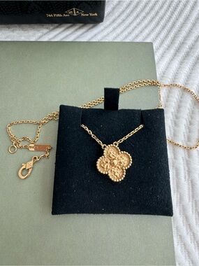 Van Cleef &Arpels Vintage Alhambra
